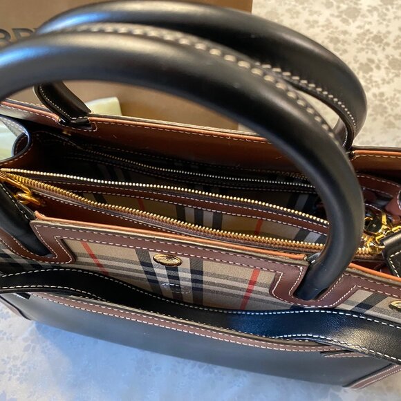 Burberry purse and wallet - Picture 2 of 2